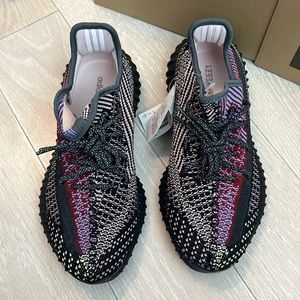 Yeezy 350v2 yecheil 8.5M